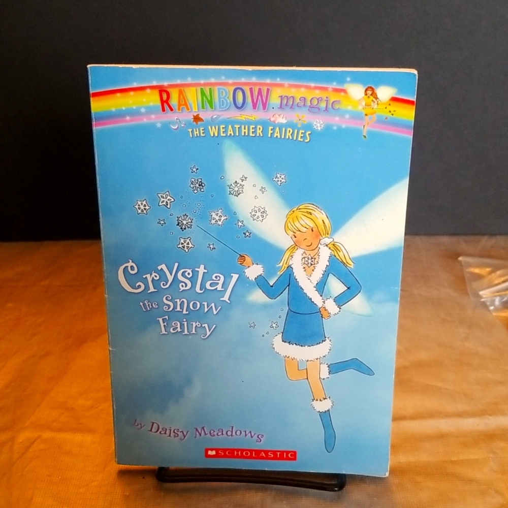10/$10 Crystal the Snow Fairy Book by Daisy Meadows